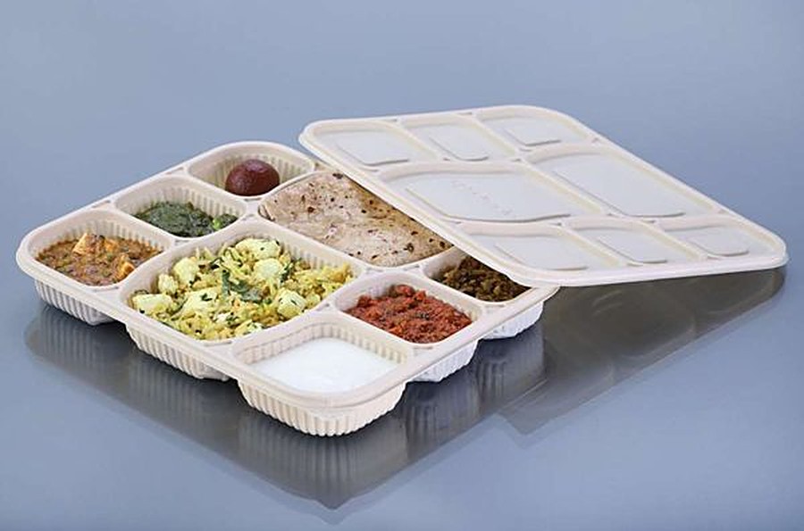 Cornstarch compartment meal tray with lid